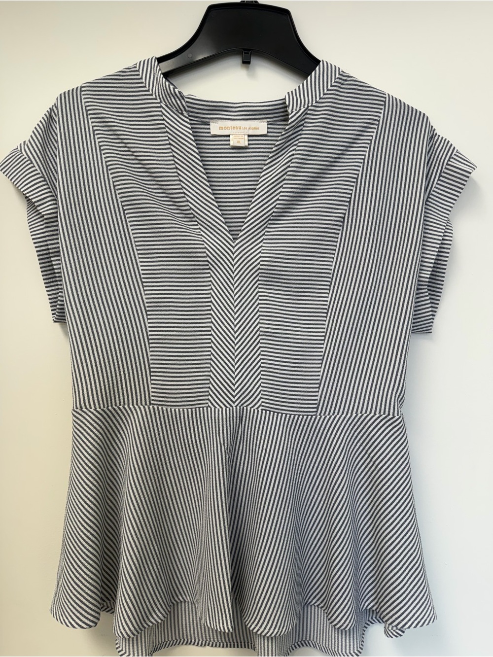Monteau Los Angeles Peplum Top - XL